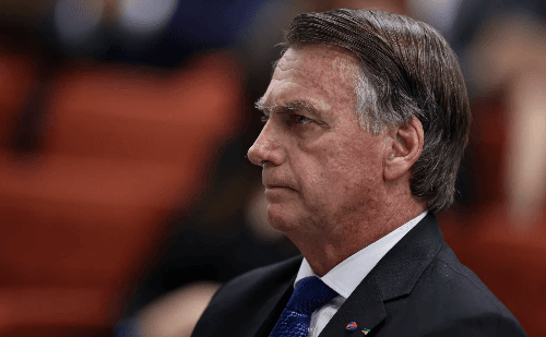 PF encontra dólares e pendrive na casa de Bolsonaro em Brasília