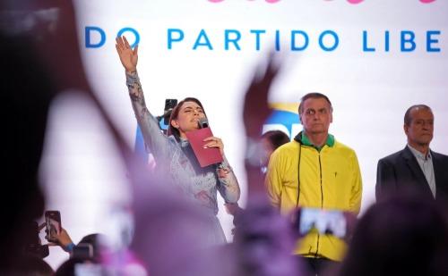 Michelle Bolsonaro cita Salmos após decisão do STF