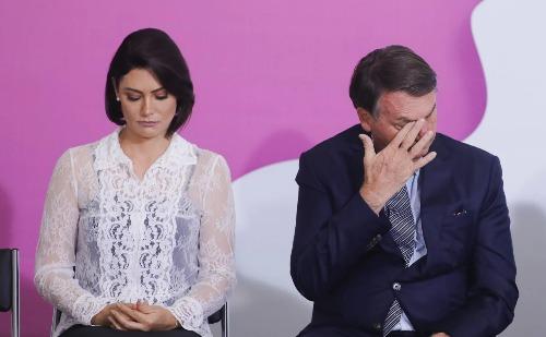 Michelle enfrentou PF de pijama e será porta-voz de Bolsonaro, diz Damares