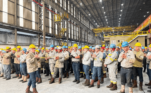 Usiminas paralisa produção por segurança em Ipatinga