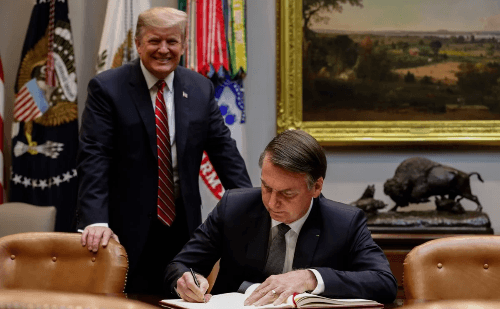 Trump não concedeu cidadania a Bolsonaro, vídeo é falso