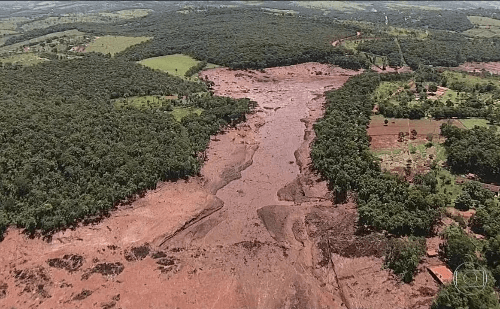 Moradores começam a ser retirados em Brumadinho após alerta em barragem