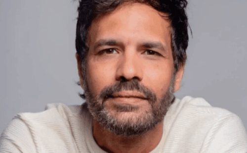 Ator Maurício Silveira morre aos 48 anos após cirurgia