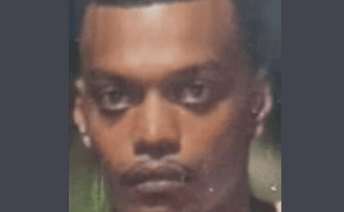 Jovem é morto por amigo após enviar mensagem à namorada dele