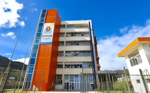 Guarujá lança concursos com mais de 800 vagas e salários de até R$ 6,9 mil