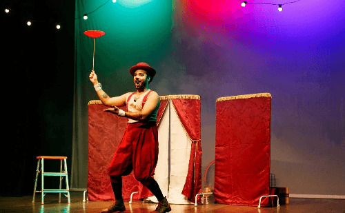 Festival leva palhaçaria e alegria a escolas de Santana do Paraíso