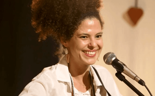 "Mi Casa, Su Teatro" recebe Bella Guerra e Luc Xander em noite musical intimista em Ipatinga