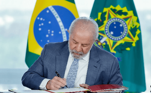 Plano de R$ 30 bilhões vai amparar empresas atingidas por tarifa de Trump