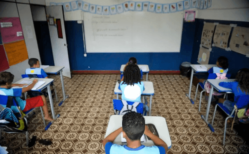 Ensino integral em São Paulo tem carga horária estendida para 9 horas diárias