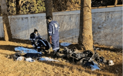 Motociclista morre após se assustar com carreta em Patos de Minas