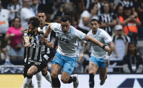 Grêmio vira sobre Atlético em BH após falhas em escanteios e tensão em campo