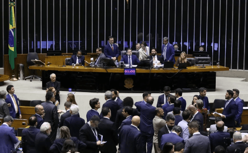 Cenário político ganha força com movimentações para eleições 2026
