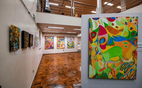 Exposição reúne 102 obras de artistas do Vale do Aço na Fundação Aperam até setembro