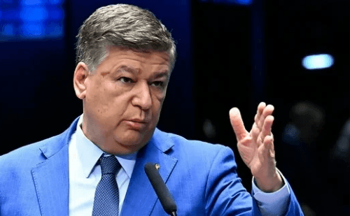 Carlos Viana quer CPI do INSS isenta em investigação de fraudes em MG