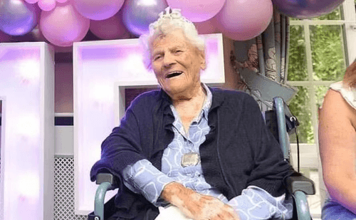 Aos 116 anos, britânica mantém título de pessoa mais velha do mundo