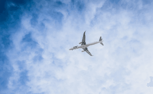 Empresas aéreas de Minas sofrem com alta do dólar e IOF