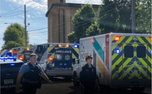 Ataque em igreja nos EUA mata crianças e fere 14 durante missa escolar