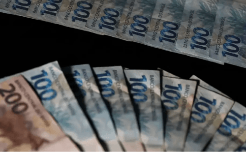 Lula prevê salário mínimo de R$ 1.631 em 2026