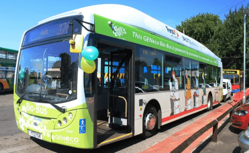 Ônibus movido a fezes percorre 14 mil km e vira exemplo sustentável na Europa