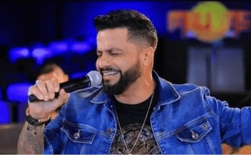 Cantor sertanejo com ficha criminal e tornozeleira é executado por falsos policiais