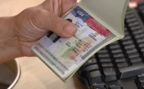 Taxas sobem e entrevista é exigida: visto americano muda esta semana