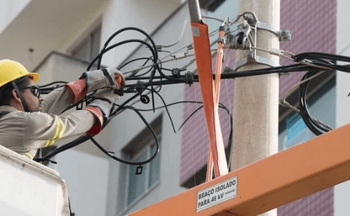 Cemig abre vagas para eletricistas com salário acima de R$ 4 mil
