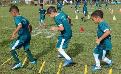 Ipatinga abre vagas para projeto gratuito com futebol e vôlei