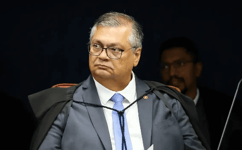 Indiciada mulher que atacou Flávio Dino na véspera de julgamento de Bolsonaro