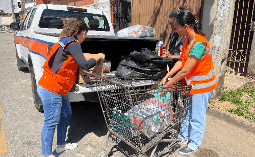 Defesa Civil de Ipatinga entrega doações da Campanha do Agasalho