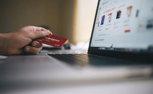 Imposto de importação desestimula compras das classes mais populares