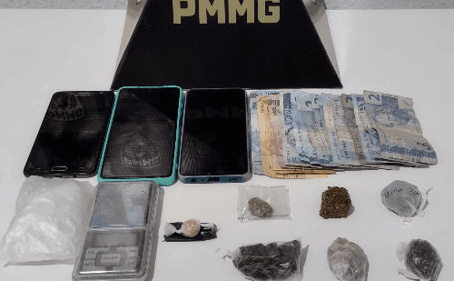 PM flagra suspeitos embalando drogas em quitinete em Timóteo
