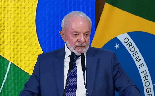 Lula desfila sozinho: líderes do STF e Congresso ausentes