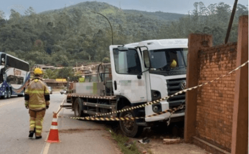 Homem morre após ser atropelado por caminhão desgovernado em Ouro Preto