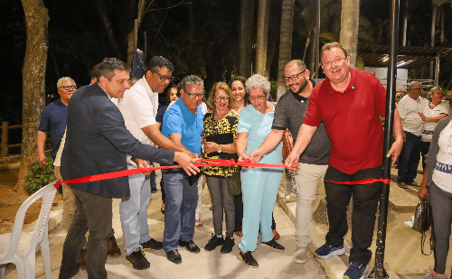 Timóteo inaugura pista de caminhada com iluminação no bairro Santa Maria