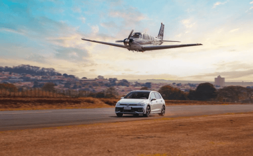 Golf GTI esgota 350 unidades em tempo recorde no Brasil