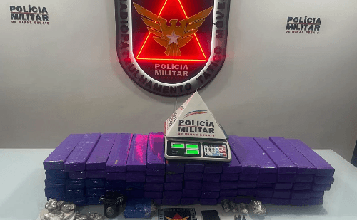 Dupla é presa com quase 100 kg de maconha em Valadares