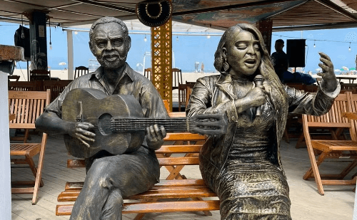 Estátua de Preta Gil é inaugurada na orla do Rio de Janeiro