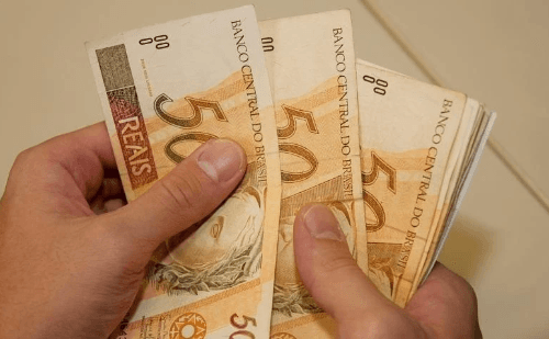 Salário mínimo deve chegar a R$ 1.908 até 2029, segundo governo