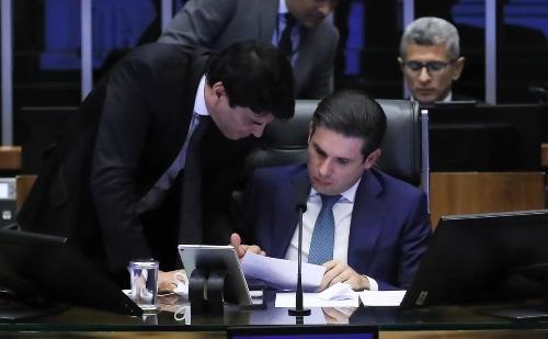 PEC da Blindagem: Câmara resgata votação secreta e envia proposta ao Senado