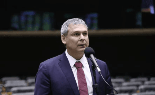 PEC da Blindagem é contestada no STF por deputado do PT do RJ