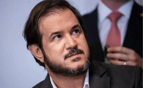 União Brasil rompe com governo Lula e exige saída imediata de filiados