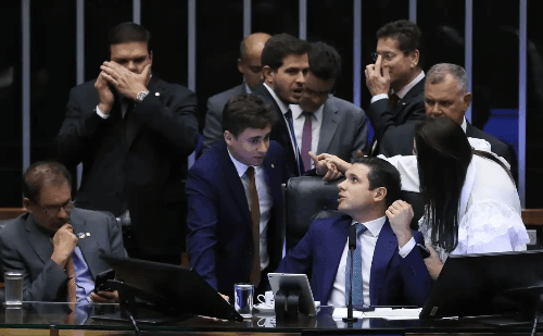 STF cobra explicações da Câmara sobre PEC da Blindagem