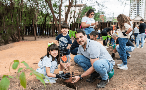 Usiminas inicia plantio de 15 mil mudas no Cinturão Verde em Ipatinga
