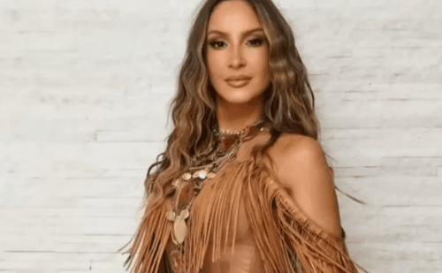 Claudia Leitte rebate críticas por conciliar fé com carreira no Carnaval