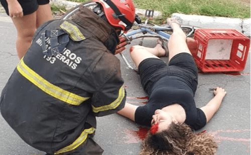 Bombeiros simulam acidente com vítimas presas às ferragens em Coronel Fabriciano