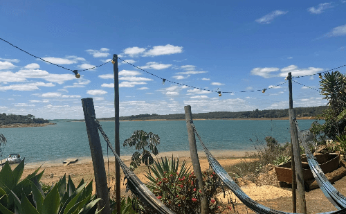 Plox desembarca em Santo Hilário, um pequeno paraíso no Mar de Minas