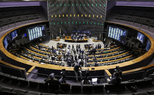 Câmara decide hoje sobre isenção de Imposto de Renda para salários de até R$ 5 mil