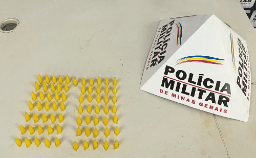 PM descobre esconderijo com drogas após denúncia em Itabira