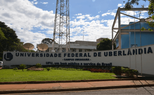UFU abre concurso para professores com salários de até R$ 13 mil