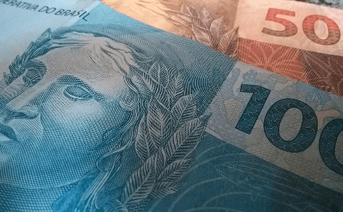 Shows custam milhões em cidades mineiras e geram polêmica